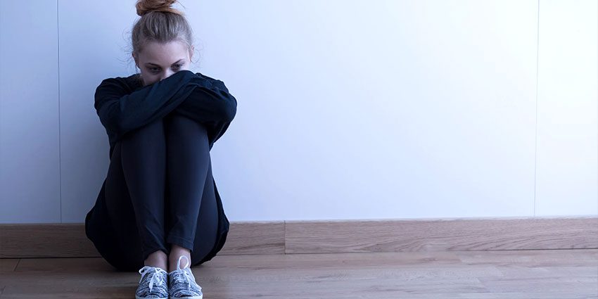  علائم افسردگی در زنان کدامند؟ راه‌های درمان افسردگی زنان